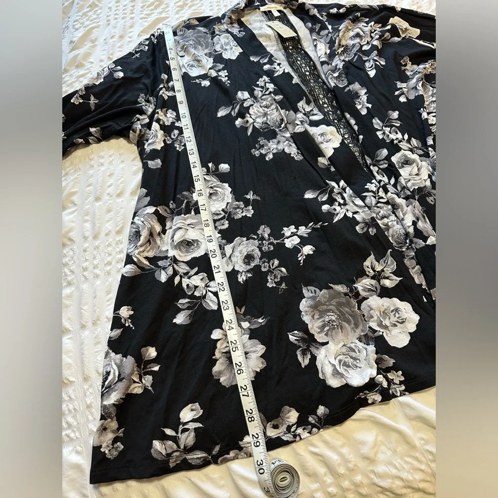 🖤MAURICE’S Black & White Floral Cardigan 3X NWT - Picture 9 of 12